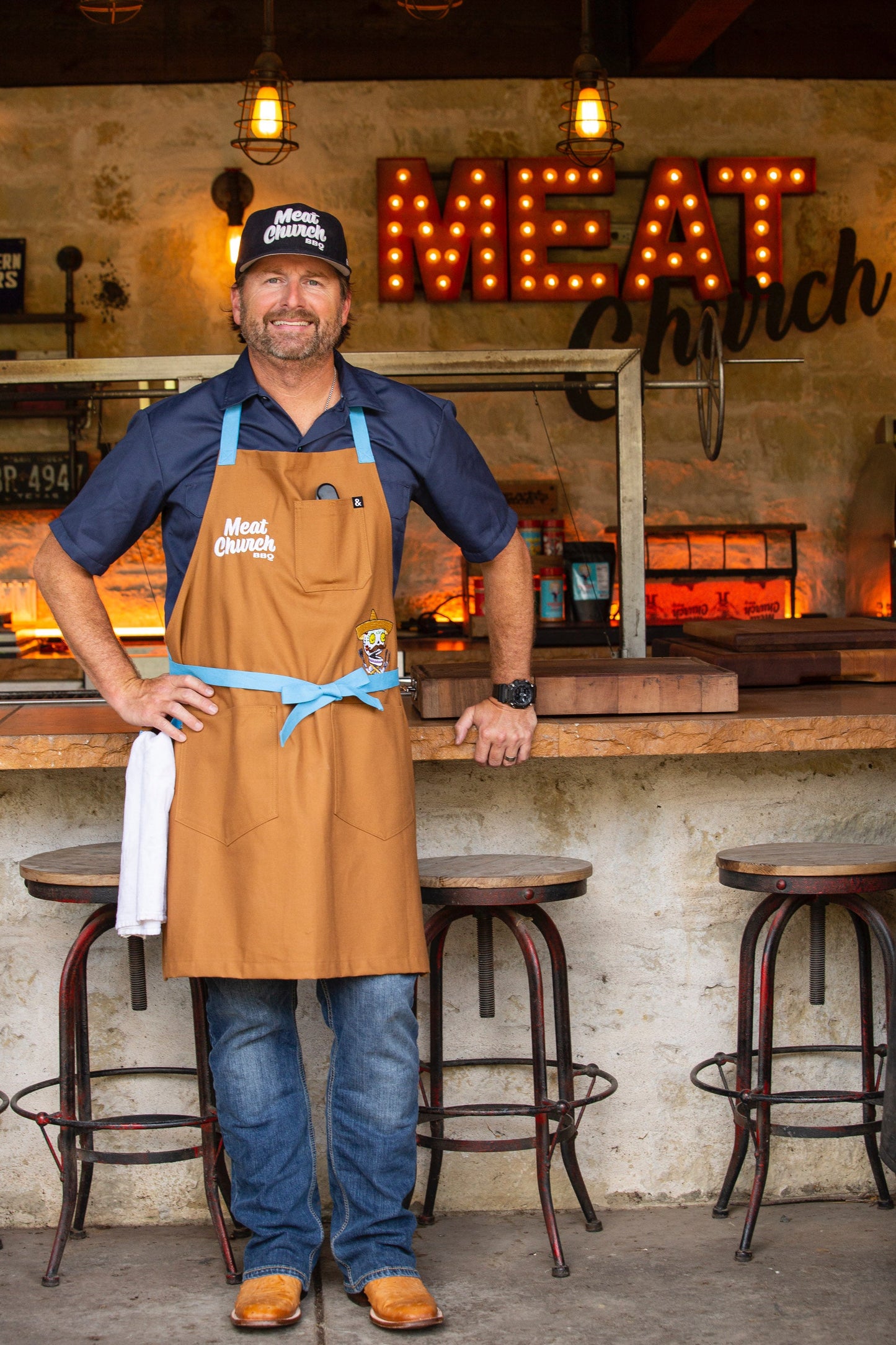 hedley-and-bennett-meat-church-apron-duck-tan-q7 image_912805a7-8b3f-48b2-8698-64cb1afdc18a.jpg